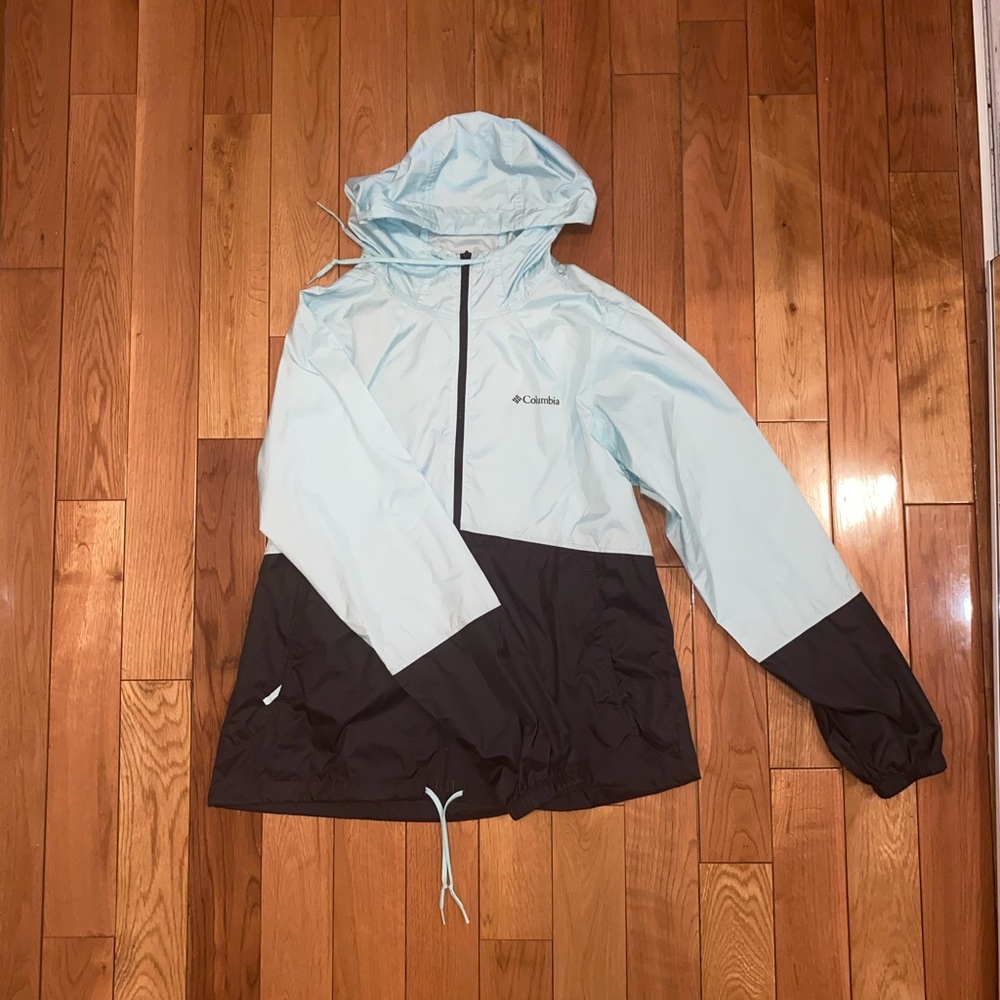 Columbia wind breaker